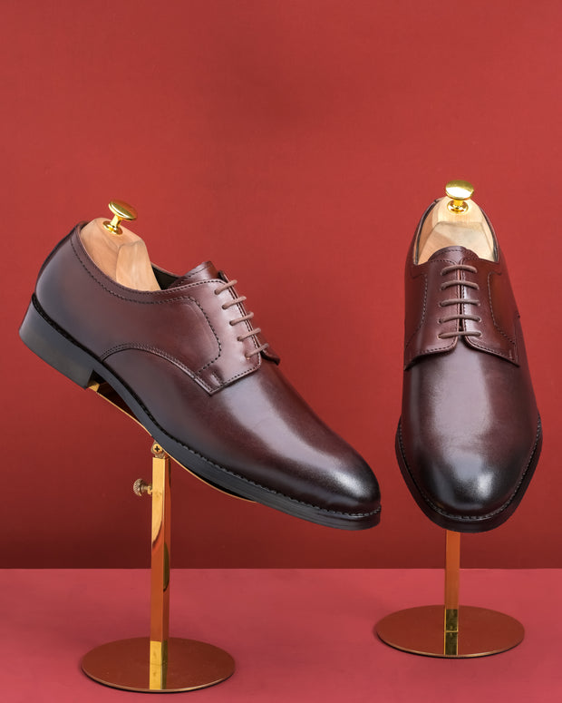 <h2><strong>Step Up Your Style with Formal Shoes</strong></h2>